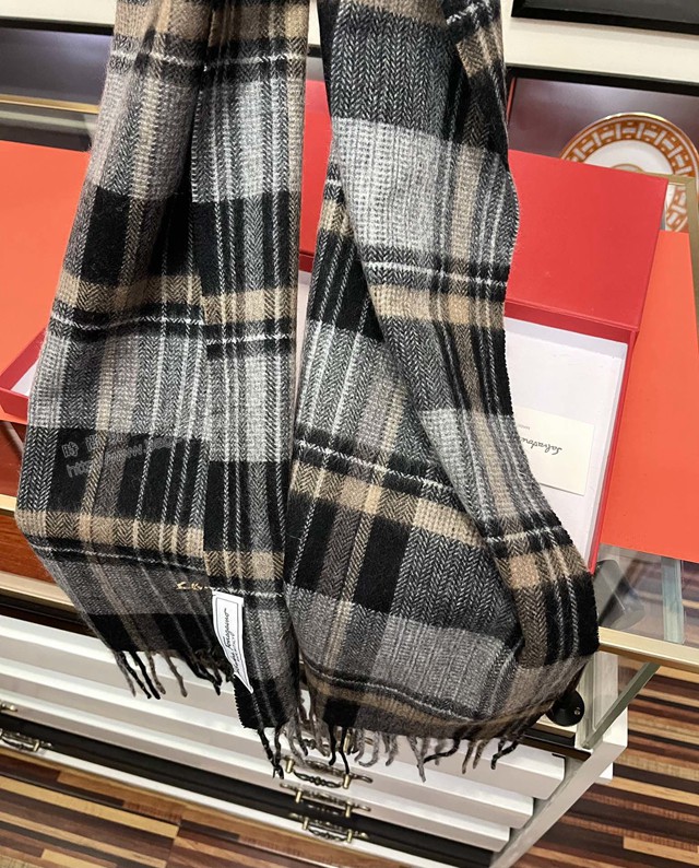 菲拉格慕2021最新款男女士圍巾條紋山羊絨圍巾  mmj1211